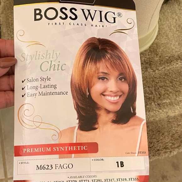 Sleek Black Women's Wig - Picture 3 of 4